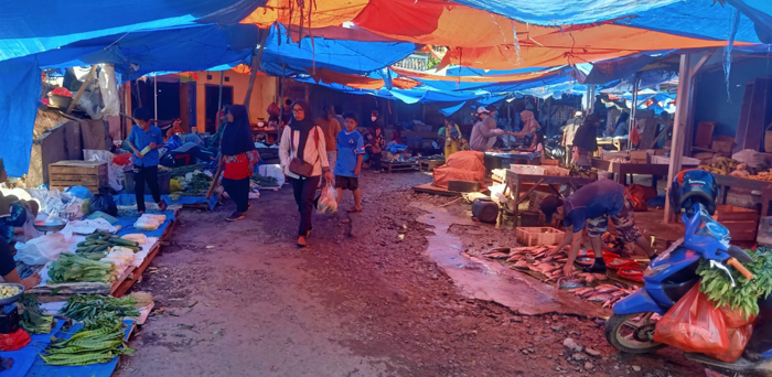 Diduga Pungli Merajalela di Pasar Kotabumi, Pejabat Terkait Tutup Mata