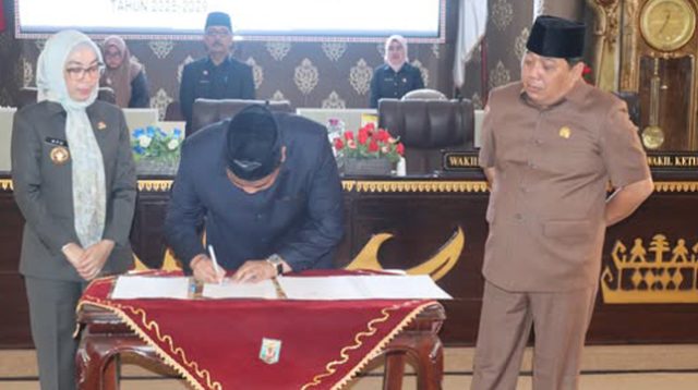 Pengesahan KUA-PPAS Perubahan 2025, Bupati Waykanan Ajak DPRD Kawal Kesejahteraan Rakyat
