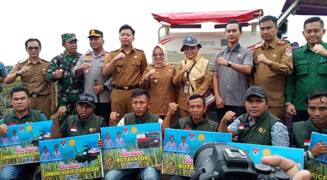 Bupati Mesuji Tancap Gas Panen Raya, Warning Keras Petani: Jangan Judi, Narkoba, atau Selingkuh!